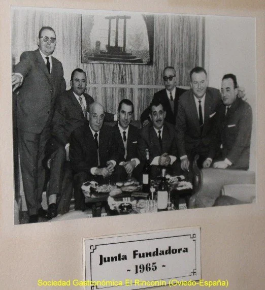 Foto histórica de la Junta Fundadora de El Rinconín en 1965